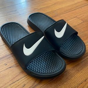 Nike slides